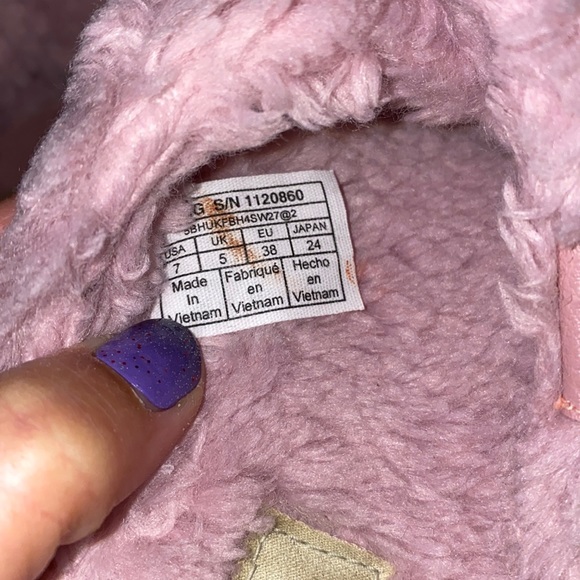 UGG SUGAR FUZZ CROSS SLIDES NO OFFERS - Picture 6 of 10